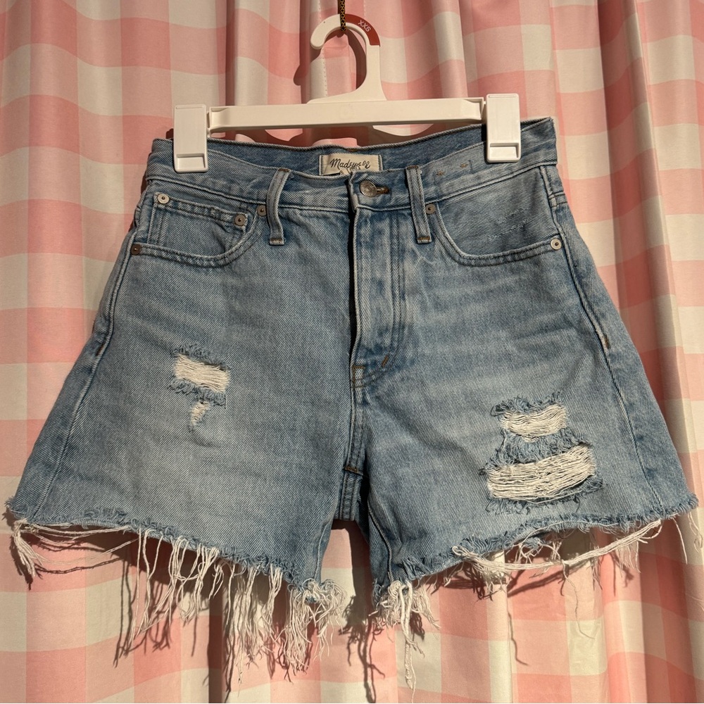 Relaxed Mid-Length Denim Shorts in Selton Wash
